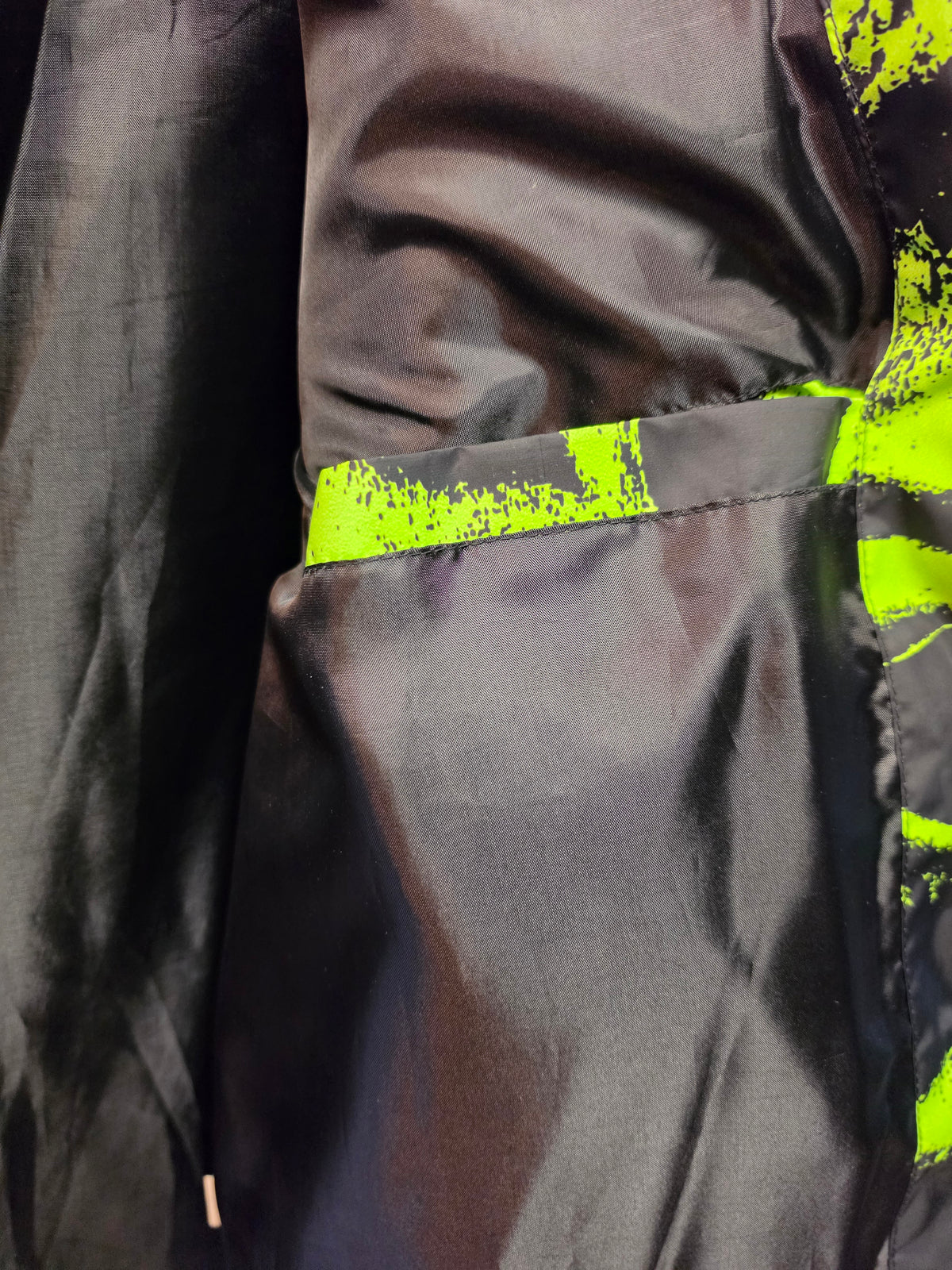 Psychworld black and green sz XL