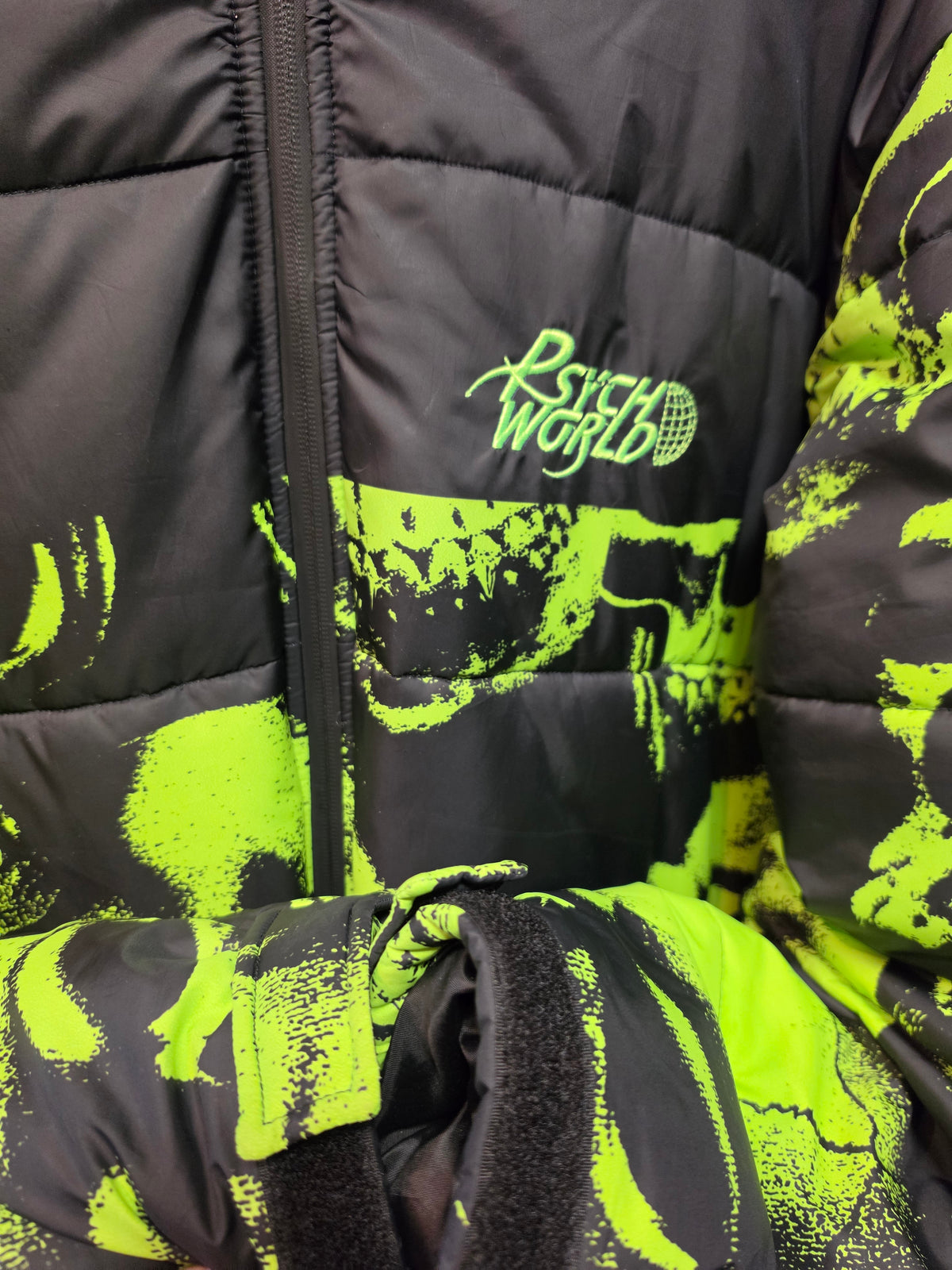 Psychworld black and green sz XL